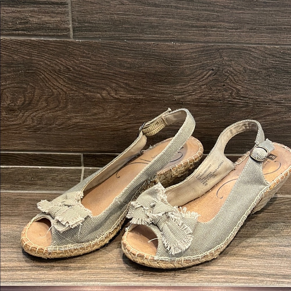 White Mountain Mossy Gray Fabric Espadrille Sandals with Bow Detail